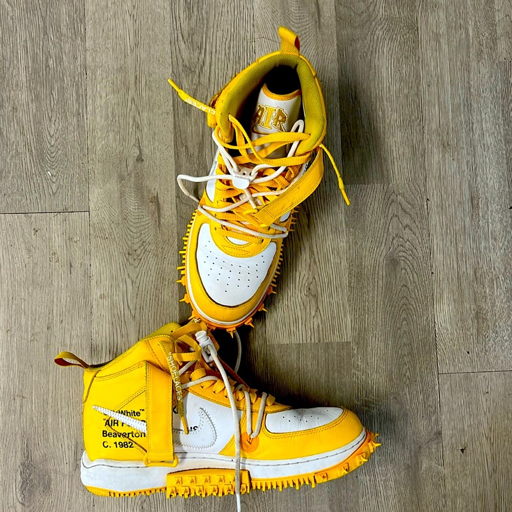 Just a pair off white air force 1s they have been worn ￼more then once